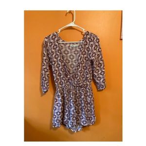 Hollister romper 🌿🌼